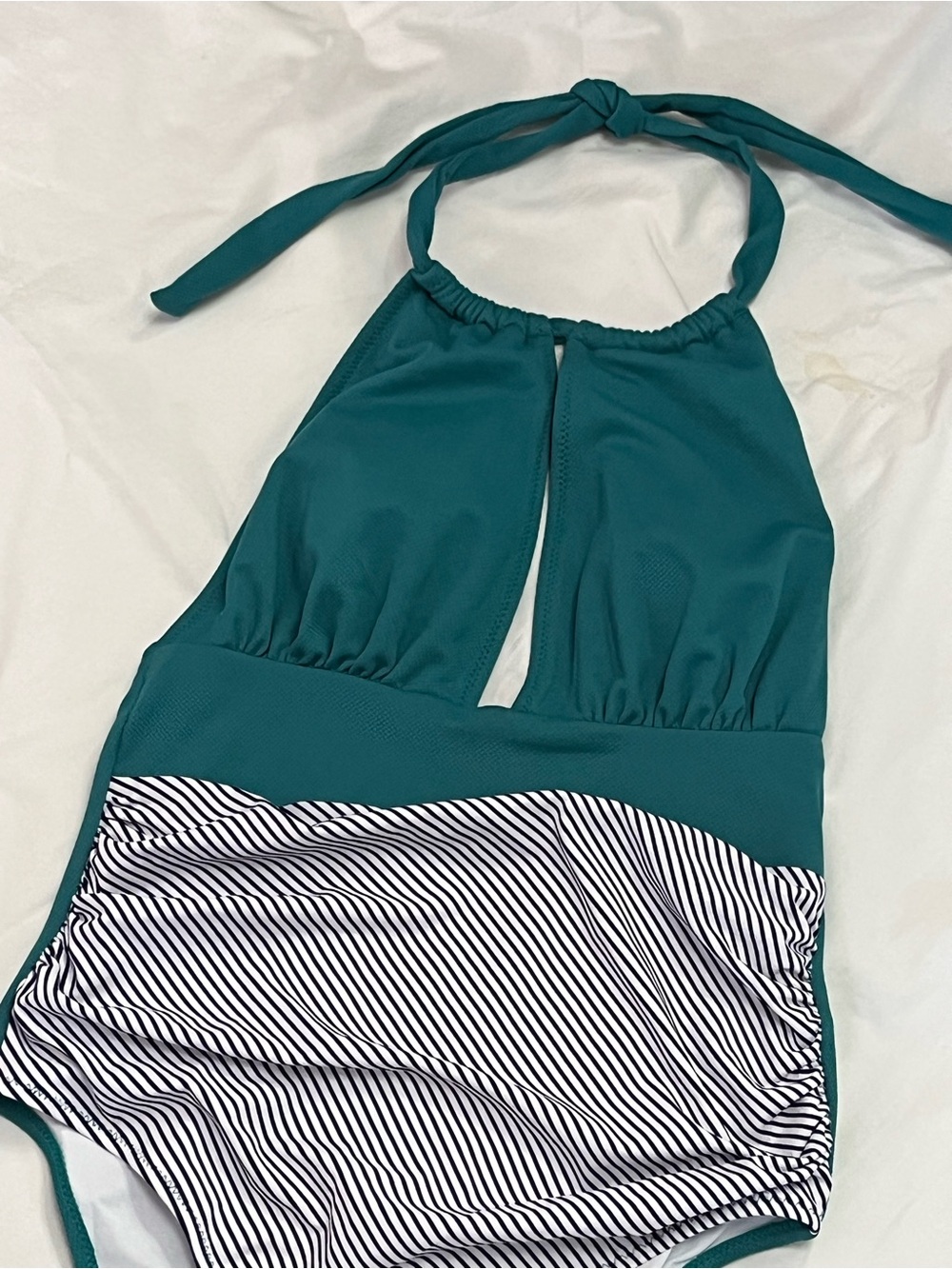 Cupshe Colorblock One Piece Swimsuit Halter Neck Retro Pinstripe Size (M) - Picture 2 of 8